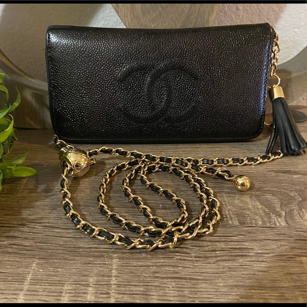 🖤🔱 Chanel Zippy Pearl Crush Wallet Crossbody Style  Adjustable Chain